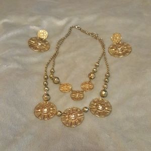 Gold tone starburst jewelry set